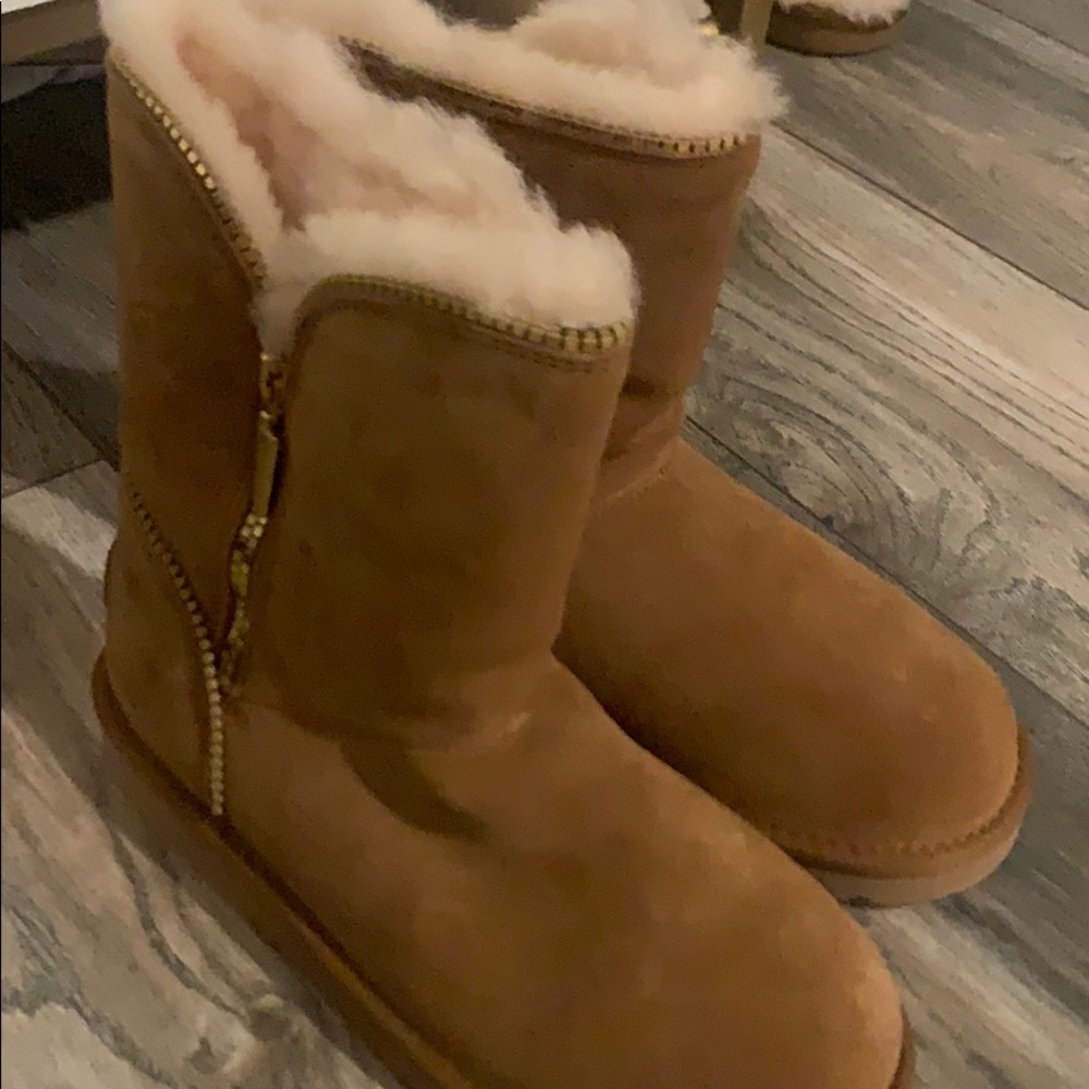 UGG Florence gold chestnut  boots